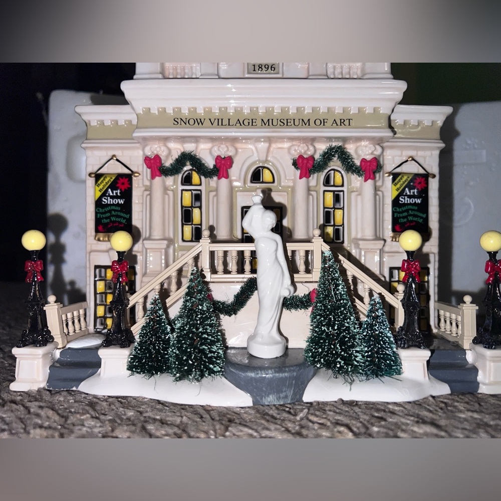 Rare Department 56 Snow Village Art Museum, Light Chord NOT included